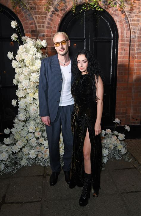 who is charli xcx dating.
